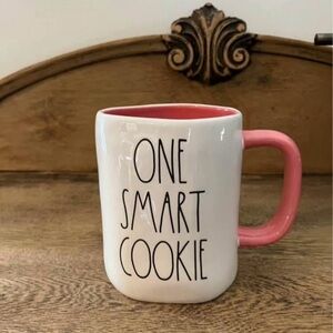 Rae Dunn One Smart Cookie
Mug